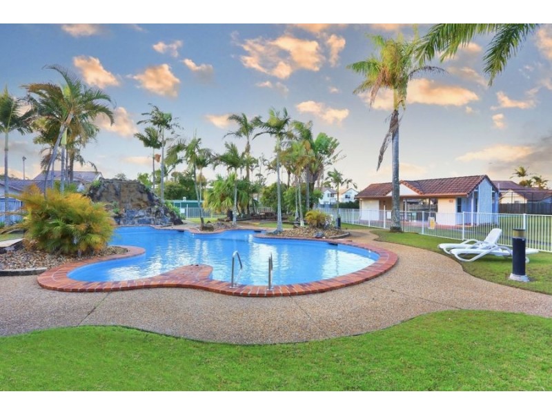 52/2 St Kevins Avenue, Benowa QLD 4217