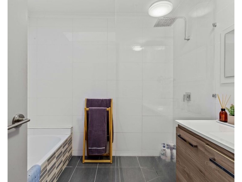 11/17 McMillan Street, Labrador QLD 4215