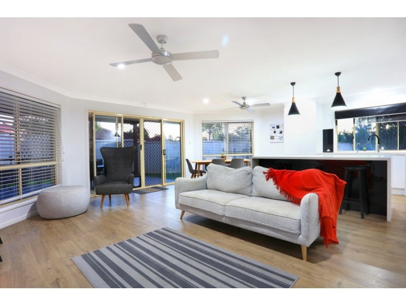 7 Zeller Crescent, Arundel QLD 4214