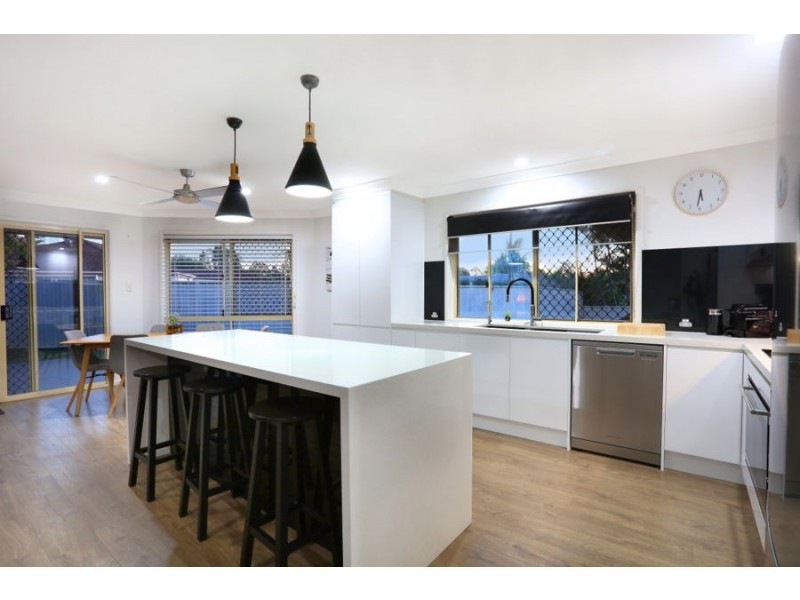 7 Zeller Crescent, Arundel QLD 4214