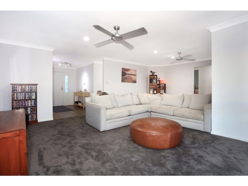 7 Zeller Crescent, Arundel QLD 4214