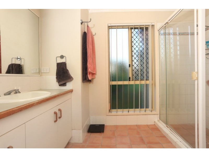 7 Zeller Crescent, Arundel QLD 4214