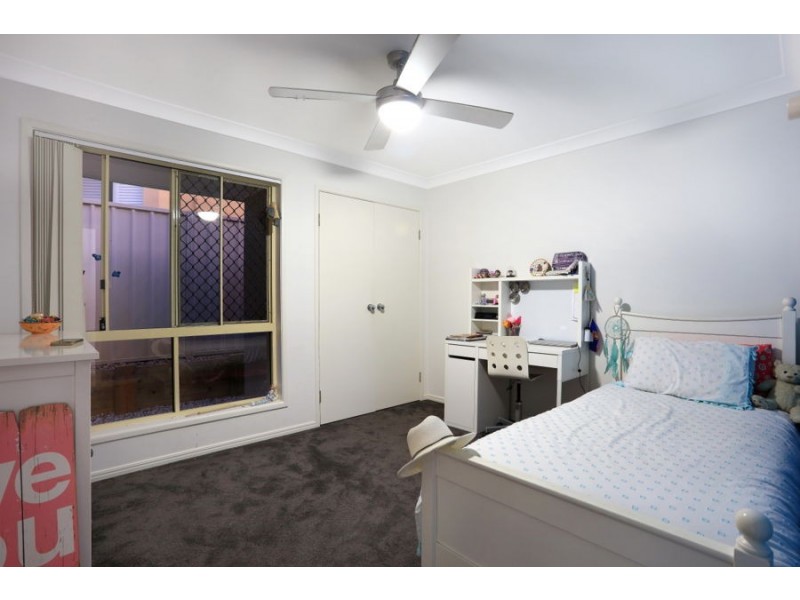 7 Zeller Crescent, Arundel QLD 4214