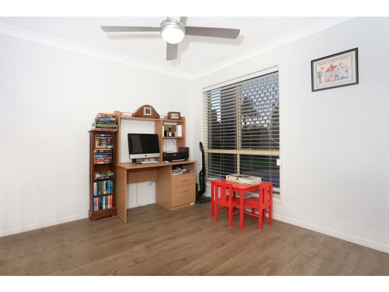 7 Zeller Crescent, Arundel QLD 4214