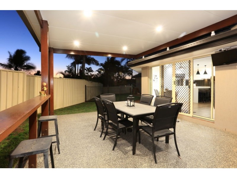 7 Zeller Crescent, Arundel QLD 4214