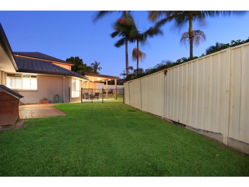 7 Zeller Crescent, Arundel QLD 4214