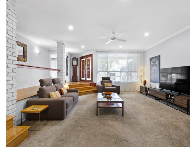 6 Bilgola Place, Robina QLD 4226