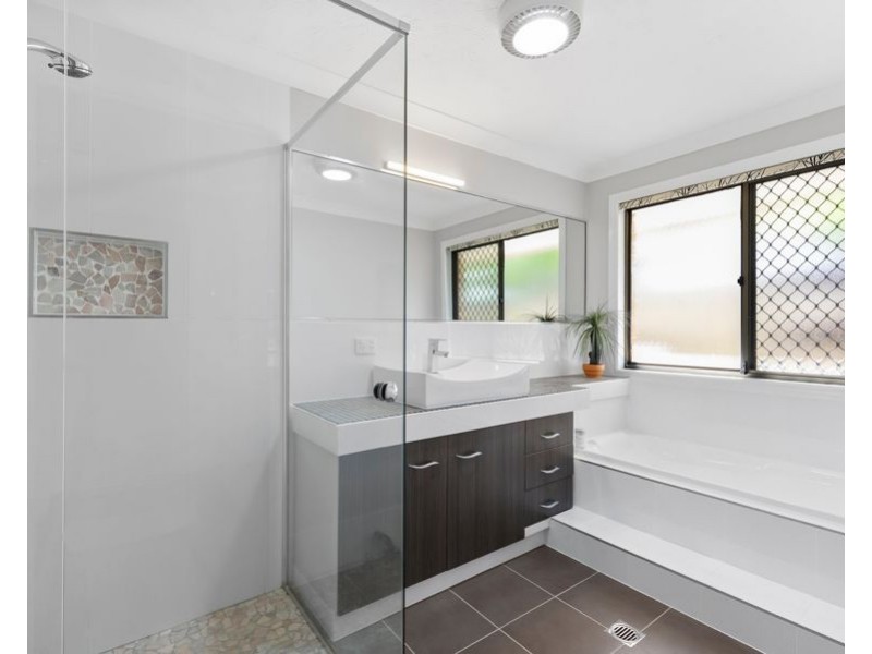 6 Bilgola Place, Robina QLD 4226