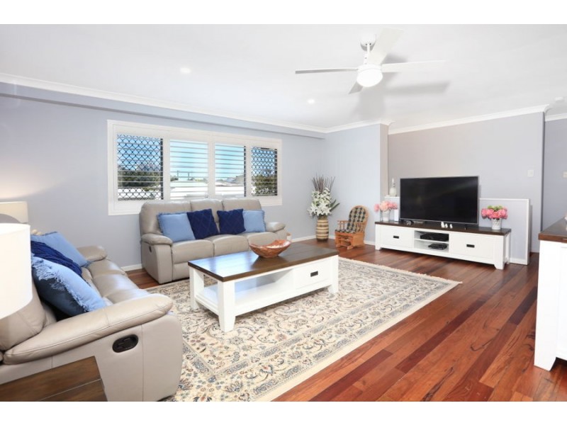 12 Echlin Street, Labrador QLD 4215