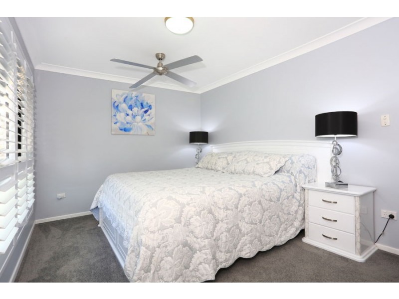 12 Echlin Street, Labrador QLD 4215