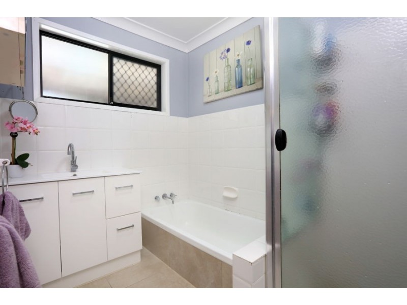 12 Echlin Street, Labrador QLD 4215