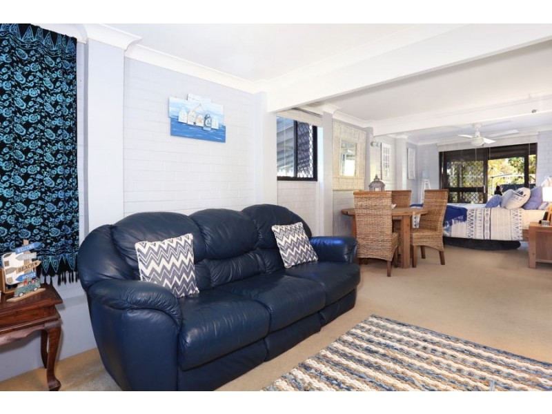 12 Echlin Street, Labrador QLD 4215