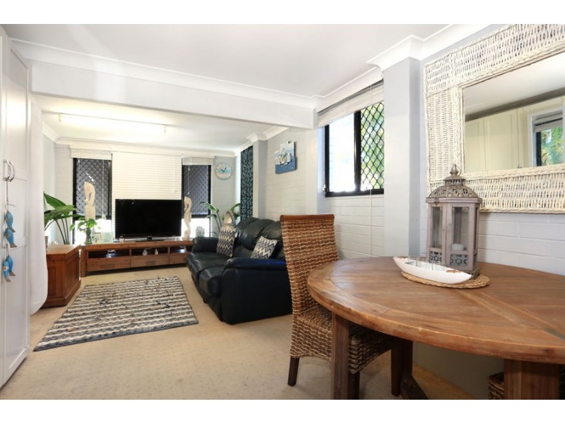 12 Echlin Street, Labrador QLD 4215
