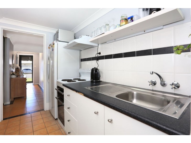 12 Echlin Street, Labrador QLD 4215