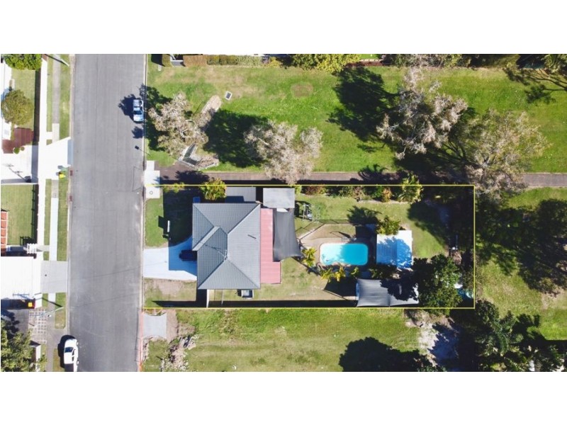 12 Echlin Street, Labrador QLD 4215
