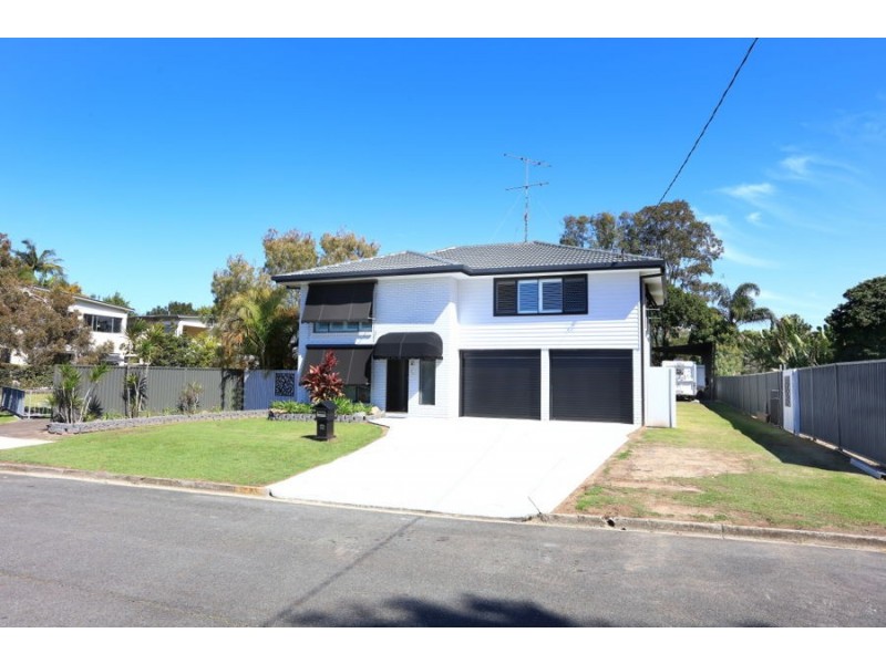 12 Echlin Street, Labrador QLD 4215