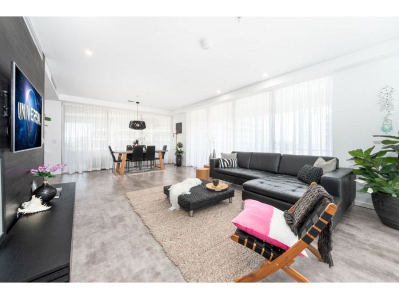 501/89 Surf Parade, Broadbeach QLD 4218