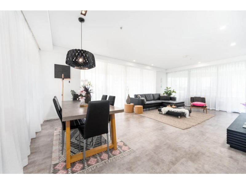 501/89 Surf Parade, Broadbeach QLD 4218