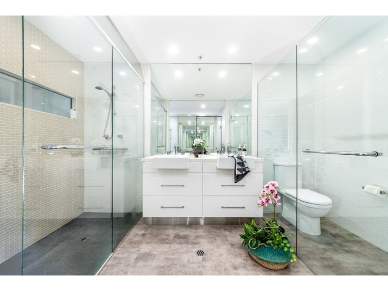 501/89 Surf Parade, Broadbeach QLD 4218