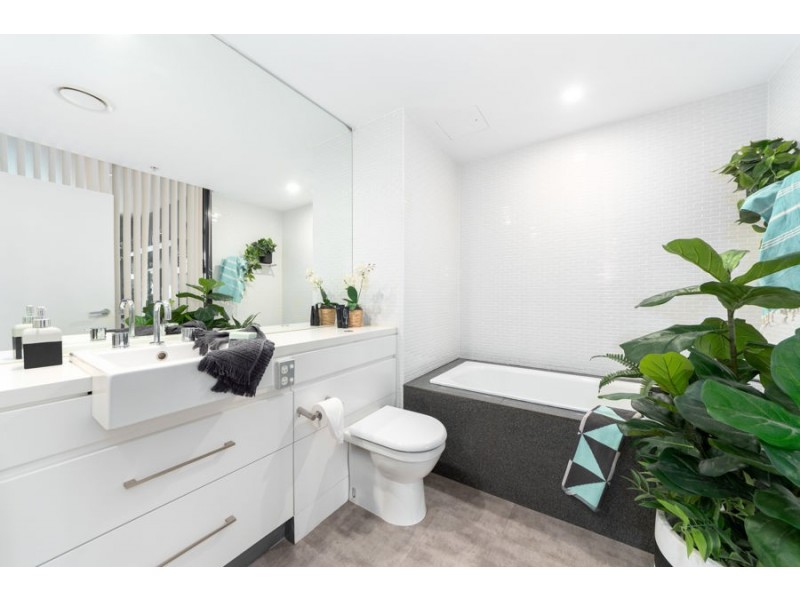 501/89 Surf Parade, Broadbeach QLD 4218