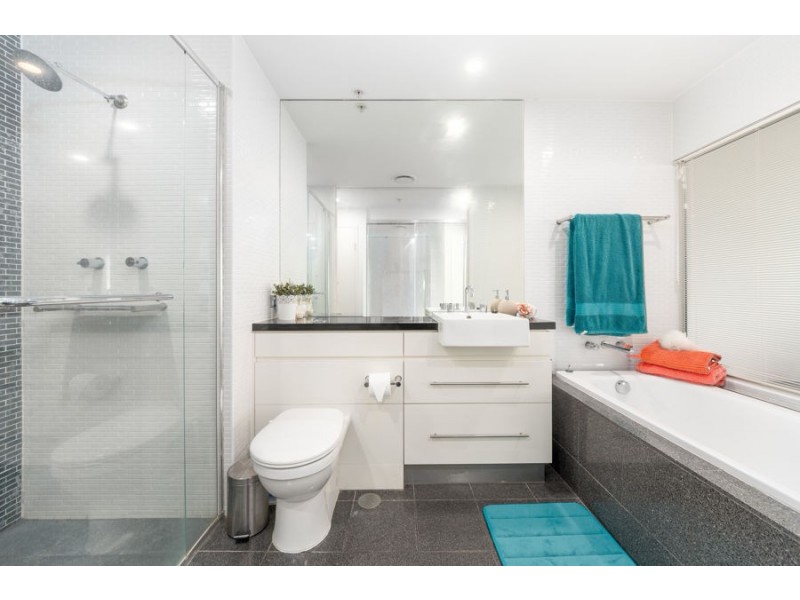 804/89 Surf Parade, Broadbeach QLD 4218