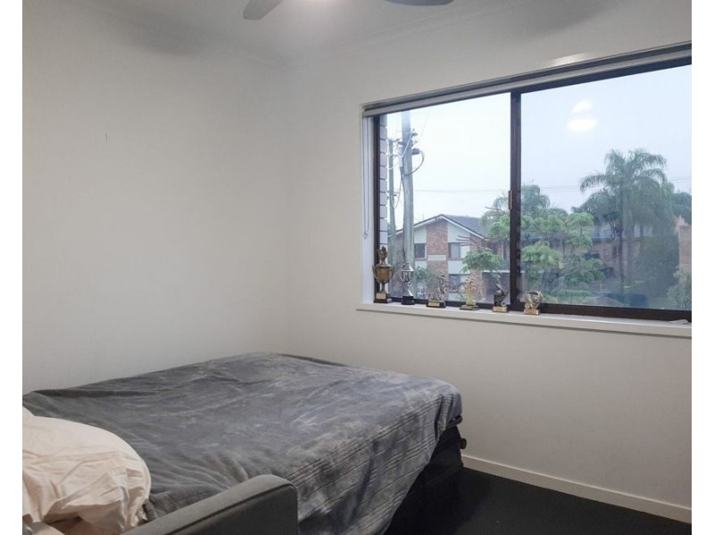 2/8 Baker Avenue, Labrador QLD 4215