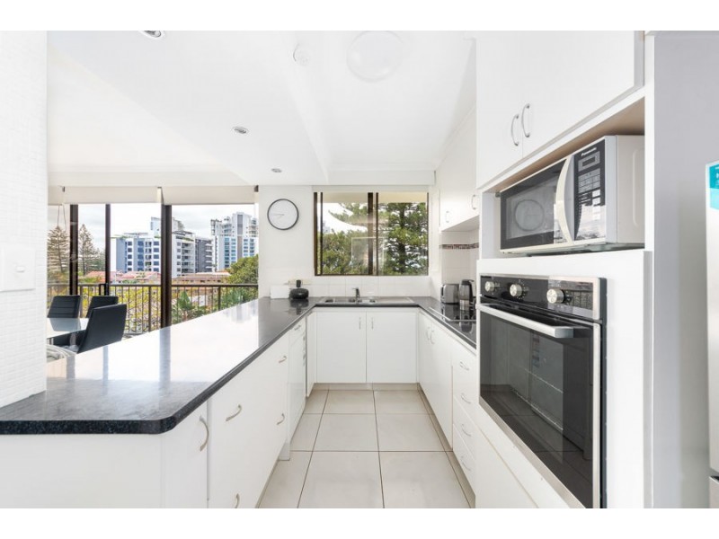 14/22 Armrick Ave, Broadbeach QLD 4218