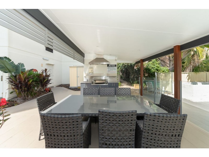 14/22 Armrick Ave, Broadbeach QLD 4218