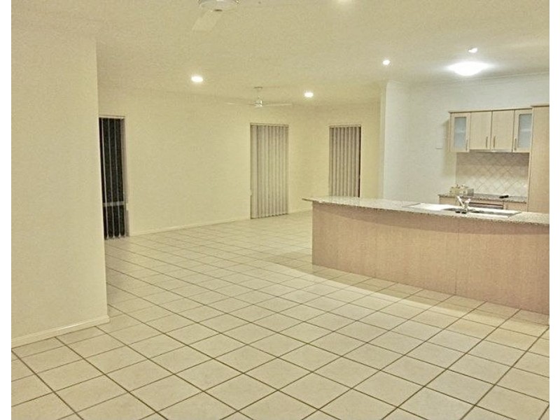 4 Devco Place, Ashmore QLD 4214