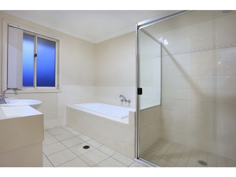 10 Silver Gull St, Coomera QLD 4209