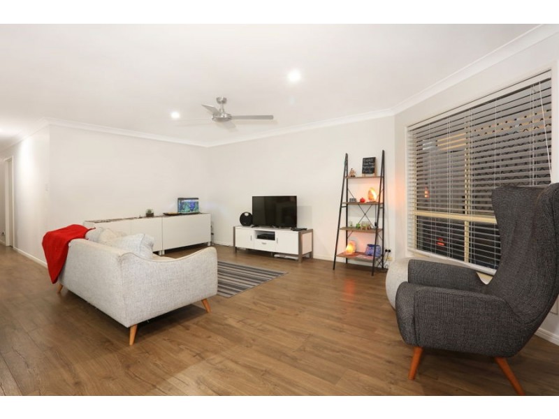 7 Zeller Crescent, Arundel QLD 4214