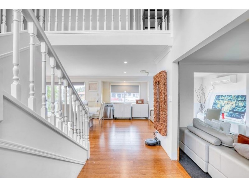 11 Flamingo Key, Broadbeach Waters QLD 4218