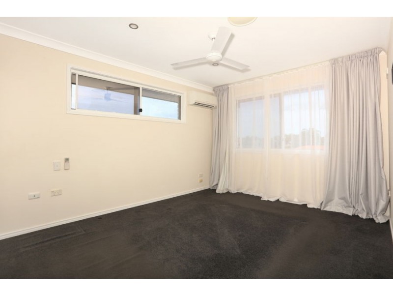 11 Flamingo Key, Broadbeach Waters QLD 4218