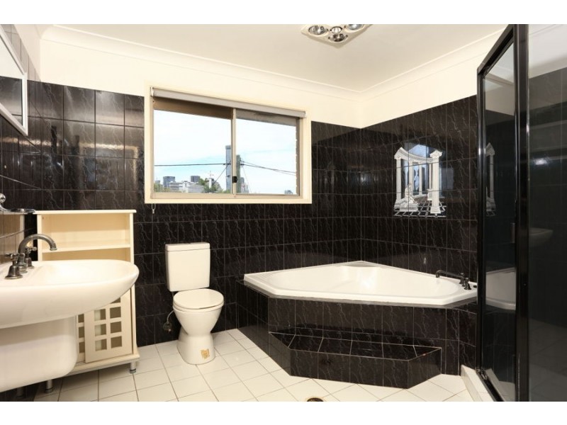 11 Flamingo Key, Broadbeach Waters QLD 4218
