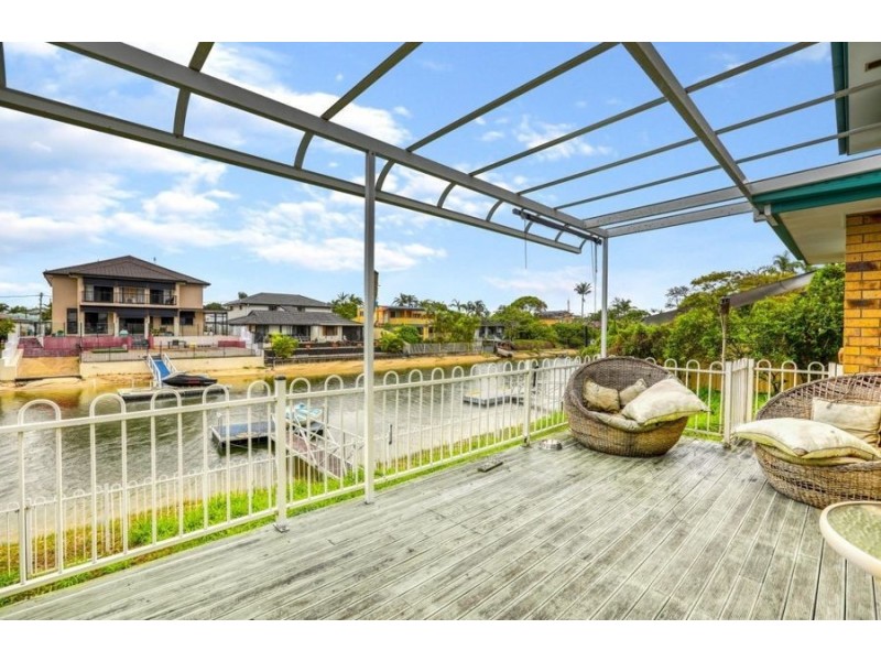 11 Flamingo Key, Broadbeach Waters QLD 4218