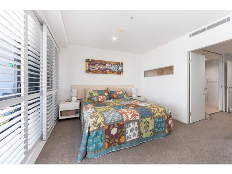 2002/89 Surf Parade, Broadbeach QLD 4218