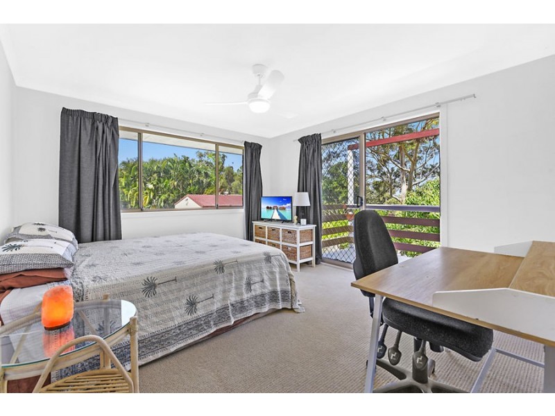 16 Golden Crescent, Southport QLD 4215