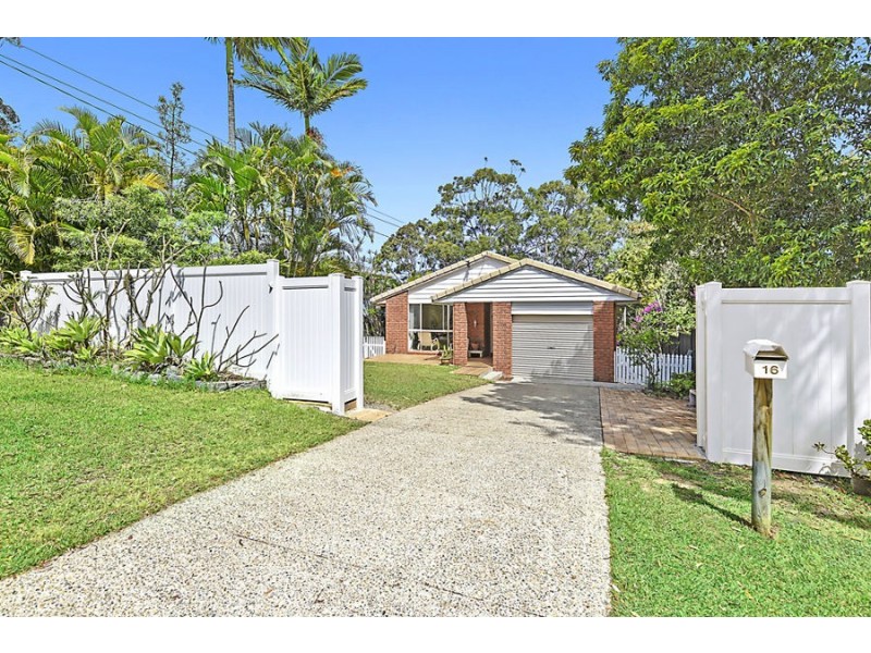 16 Golden Crescent, Southport QLD 4215