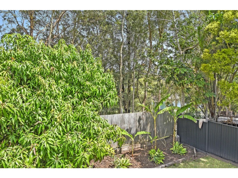 16 Golden Crescent, Southport QLD 4215