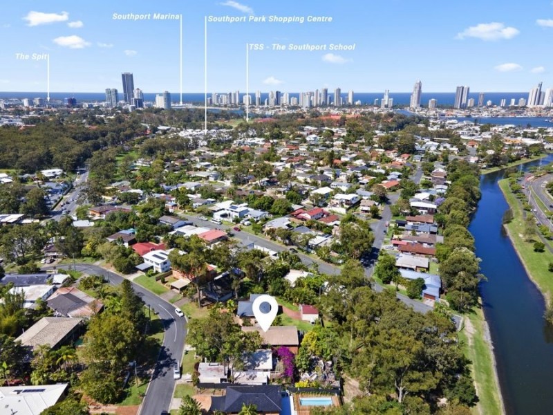 16 Golden Crescent, Southport QLD 4215