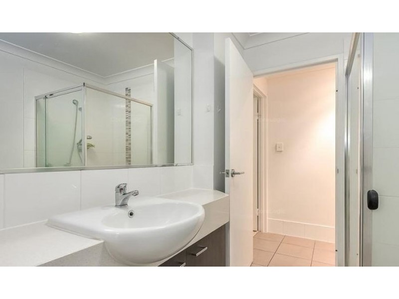 12/24-26 Proud Street, Labrador QLD 4215