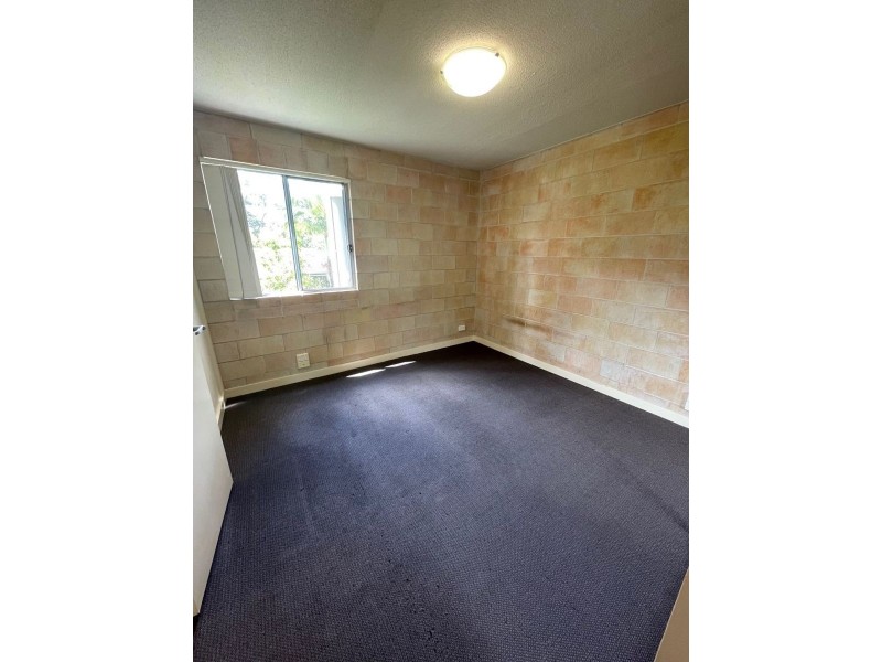 4 /148 High Street, Southport QLD 4215