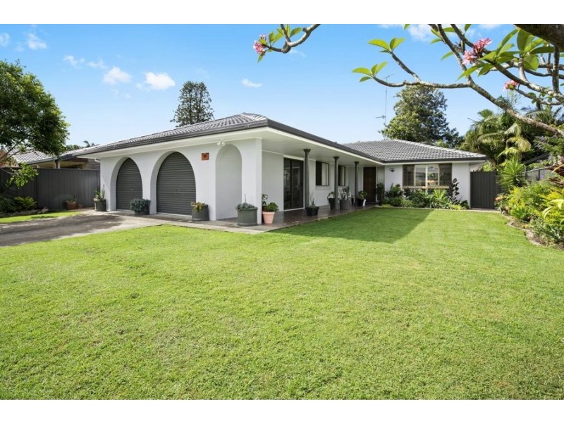 27 Jaguar Drive, Bundall QLD 4217