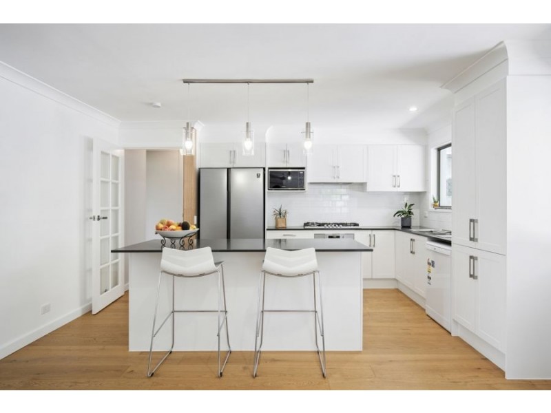 27 Jaguar Drive, Bundall QLD 4217