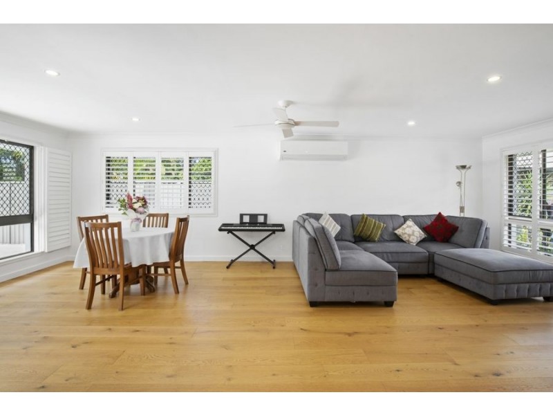 27 Jaguar Drive, Bundall QLD 4217