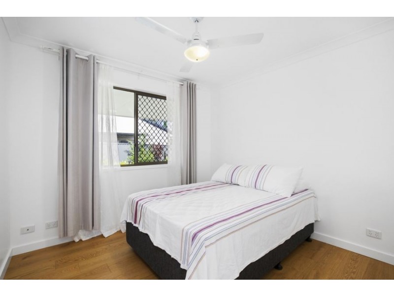 27 Jaguar Drive, Bundall QLD 4217