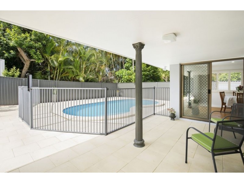 27 Jaguar Drive, Bundall QLD 4217