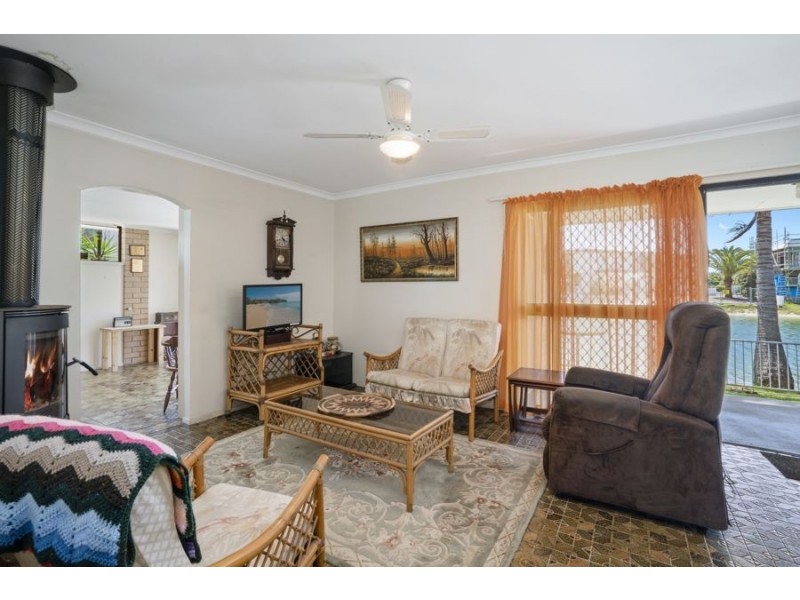 19 Marlin Ct, Palm Beach QLD 4221