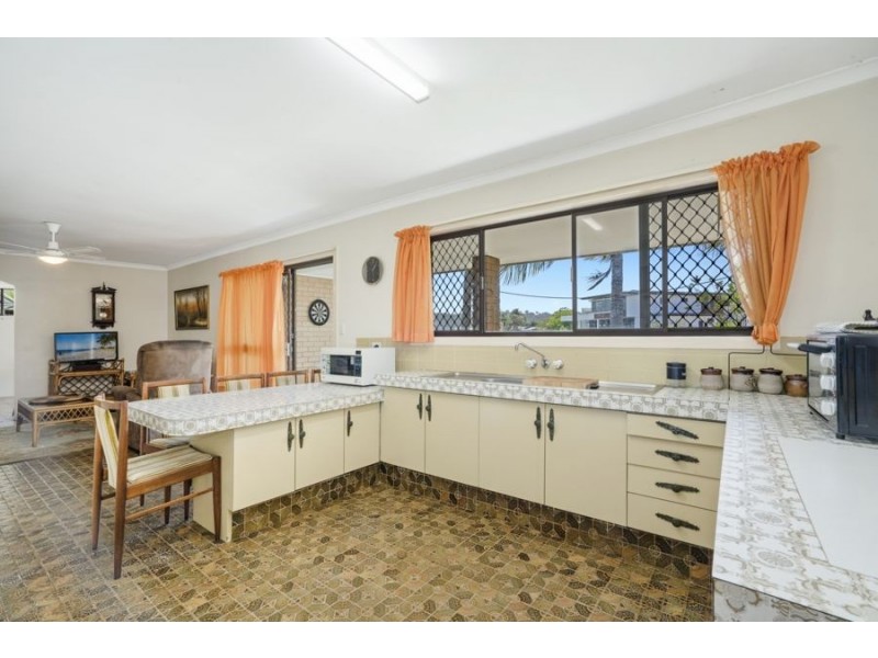 19 Marlin Ct, Palm Beach QLD 4221