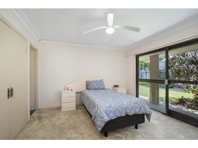19 Marlin Ct, Palm Beach QLD 4221
